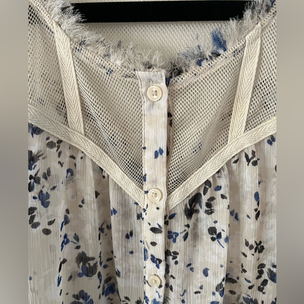 Princess Vera Wang Sheer Button-Front Sleeveless Top Small Cream & Blue Floral - Picture 3 of 13